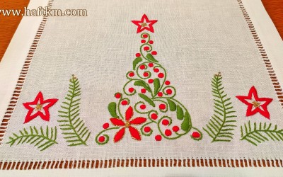 Piekny bieżnik świąteczny " Choinka listki "