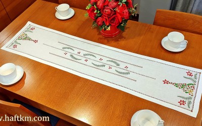 Piekny bieżnik świąteczny " Choinka listki "