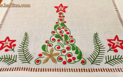 Piekny bieżnik świąteczny " Choinka listki "