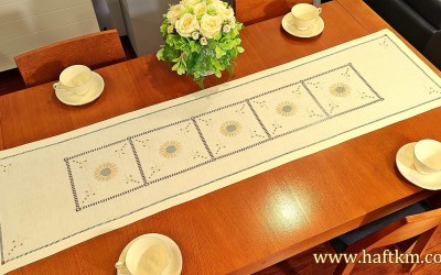 Ręcznie haftowany bieżnik 