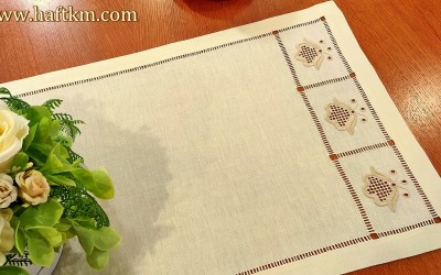 Ręcznie haftowany bieżnik " Rózyczki toledo "