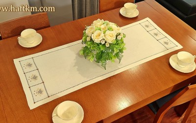 Ręcznie haftowany bieżnik 