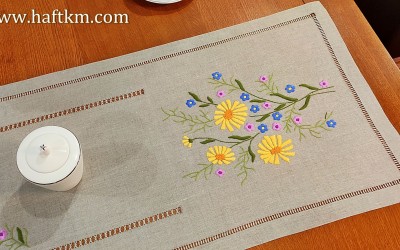 Ręcznie haftowany bieżnik " Wiosna "