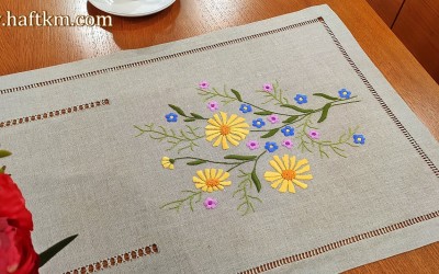 Ręcznie haftowany bieżnik " Wiosna "