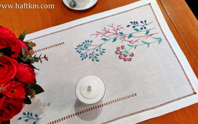 Przepiękny, ręcznie haftowany bieżnik " Modern "