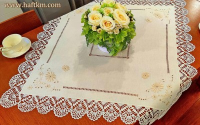 Serweta z koronką szydełkową " Stokrotki "