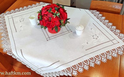 Ręcznie haftowany obrus " Róża makowska "