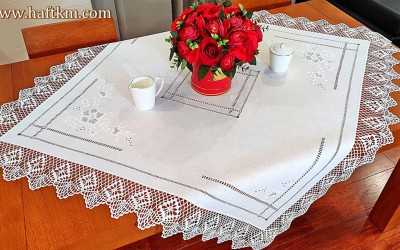 Ręcznie haftowany obrus " Róża makowska "