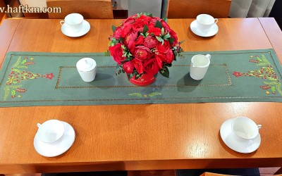  Piękny bieżnik świąteczny " Choinka listki "