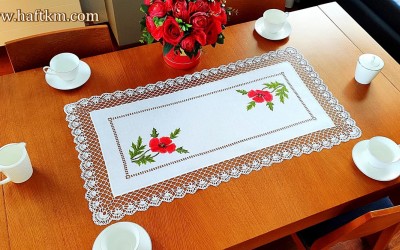 Bieżnik, haft ręczny z koronką szydełkową " Maki cieniowane"