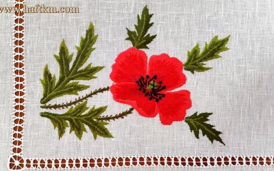 Bieżnik, haft ręczny z koronką szydełkową " Maki cieniowane"