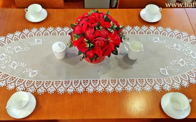 Ręcznie haftowana serweta "Dzwonki Toledo"