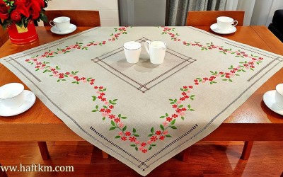 Ręcznie haftowana serweta  " Magia natury "