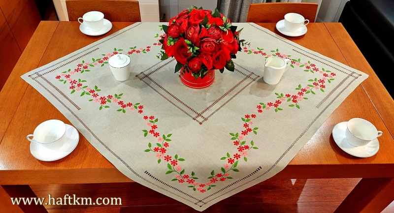 Ręcznie haftowana serweta  " Magia natury "