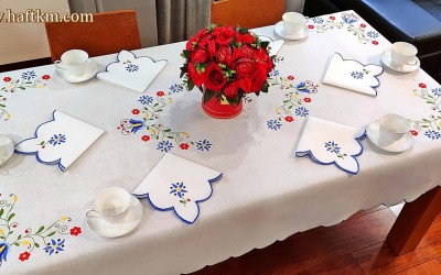 Piękny ręcznie haftowany obrus, haft kaszubski.