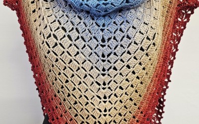 Chusta szydełkowa ombre.