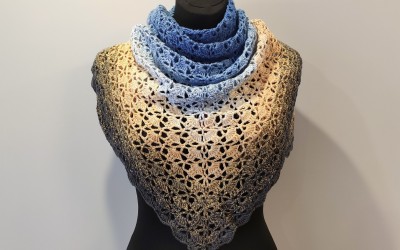 Chusta na szydełku ombre.
