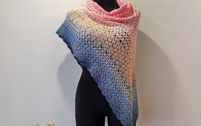 Chusta na szydełku ombre.