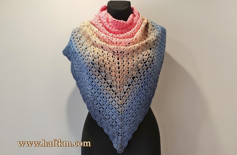 Chusta na szydełku ombre.