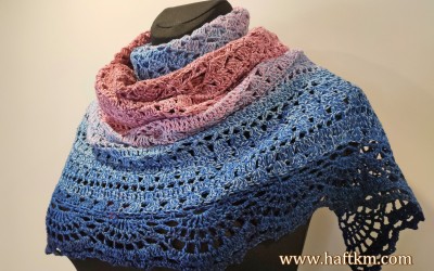 Chusta na szydełku ombre.