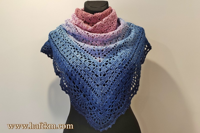 Chusta na szydełku ombre.