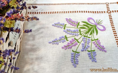 Urocza serweta, haft ręczny " Lawenda "