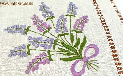 Urocza serweta, haft ręczny " Lawenda "