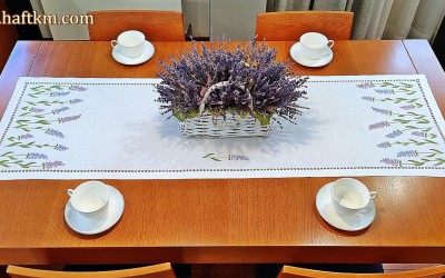 Lniany bieżnik ręcznie haftowany " Lawenda"