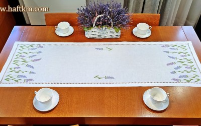 Lniany bieżnik ręcznie haftowany " Lawenda"