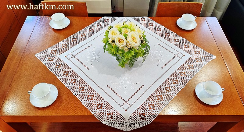 Wyjątkowa serweta lniana z haftem angielskim