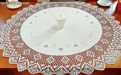 Wyjatkowy lniany obrus, haft ręczny "Różyczki toledo"