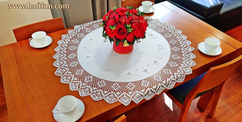 Wyjatkowy lniany obrus, haft ręczny "Różyczki toledo"