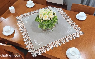 Elegancka serweta z haftem angielskim