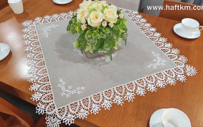 Elegancka serweta z haftem angielskim