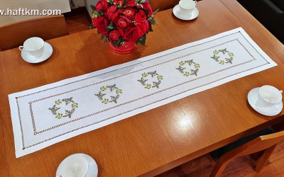 Elegancki bieżnik świąteczny 