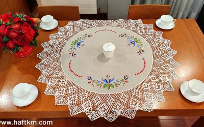 Lniany obrus z motywem kaszubskim.