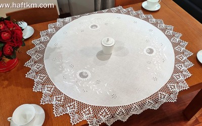 Ręcznie haftowana serweta  Jaskra makowska "