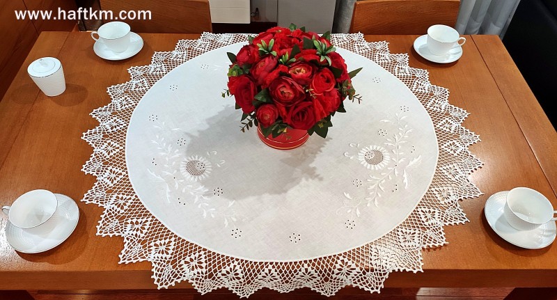 Ręcznie haftowana serweta  Jaskra makowska "