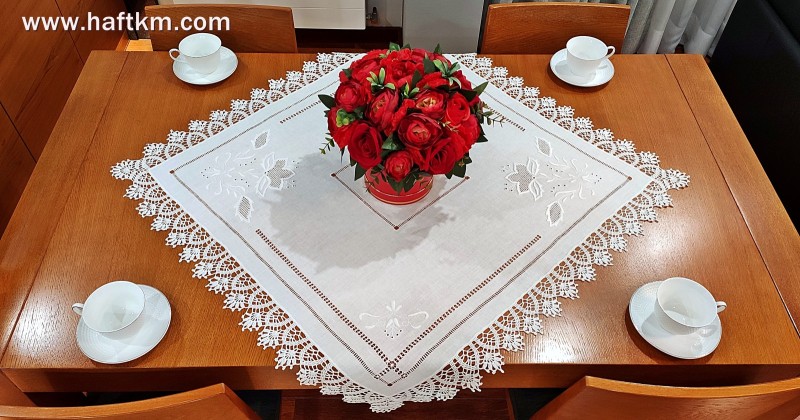 Elegancka serweta z koroną "Kwiat lotosu"