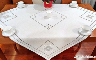 Wyjątkowy obrus " Urok haftu toledo "