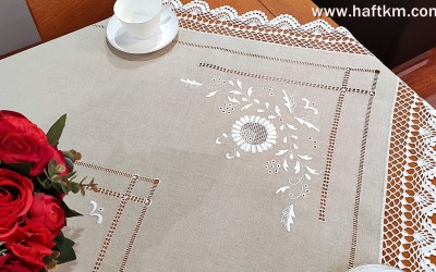 Ręcznie haftowany obrus " Jaskra makowska " "