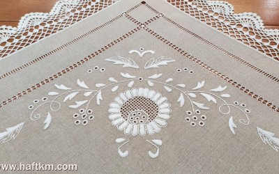 Ręcznie haftowany obrus " Jaskra makowska " "