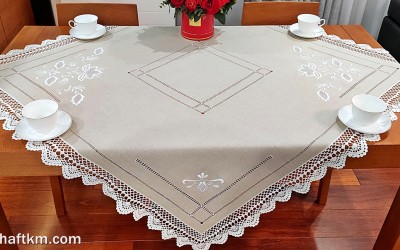 Przepiękny obrus ręcznie haftowany "Kwiat lotosu"