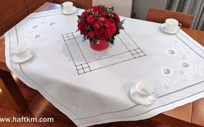 Ekskluzywna serweta ręcznie haftowana " Jaskra "