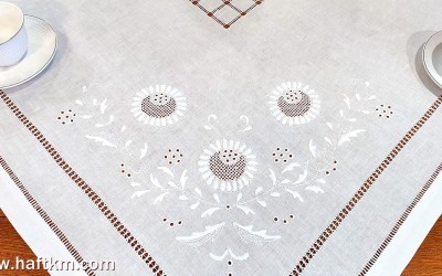 Ekskluzywna serweta ręcznie haftowana " Jaskra "