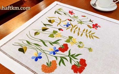 Przepiękny, ręcznie haftowany bieżnik " Górska łąka"