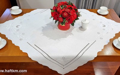 Śliczna serweta, haft ręczny 