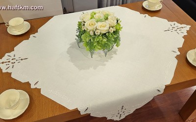 Misterna serweta, haft richelieu.