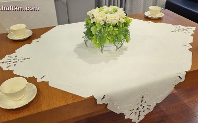 Misterna serweta, haft richelieu.