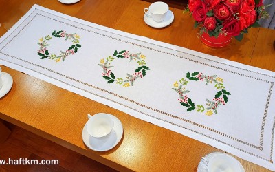 Bieżnik z motywem świątecznym " wianek"